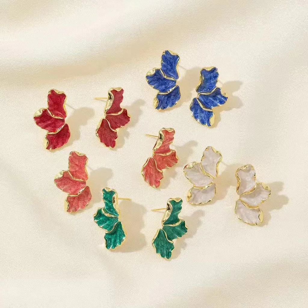 Gigi's Cream Flower Earrings