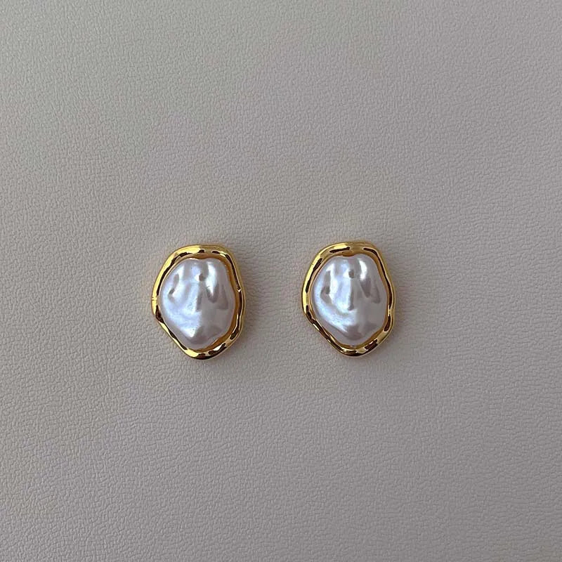 Gigi's Pearl Earrings