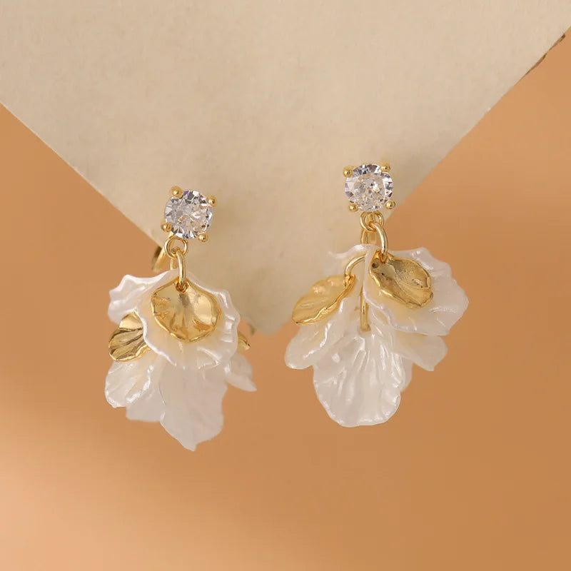 Gigi's White Crystal Zirconia Flower Earring