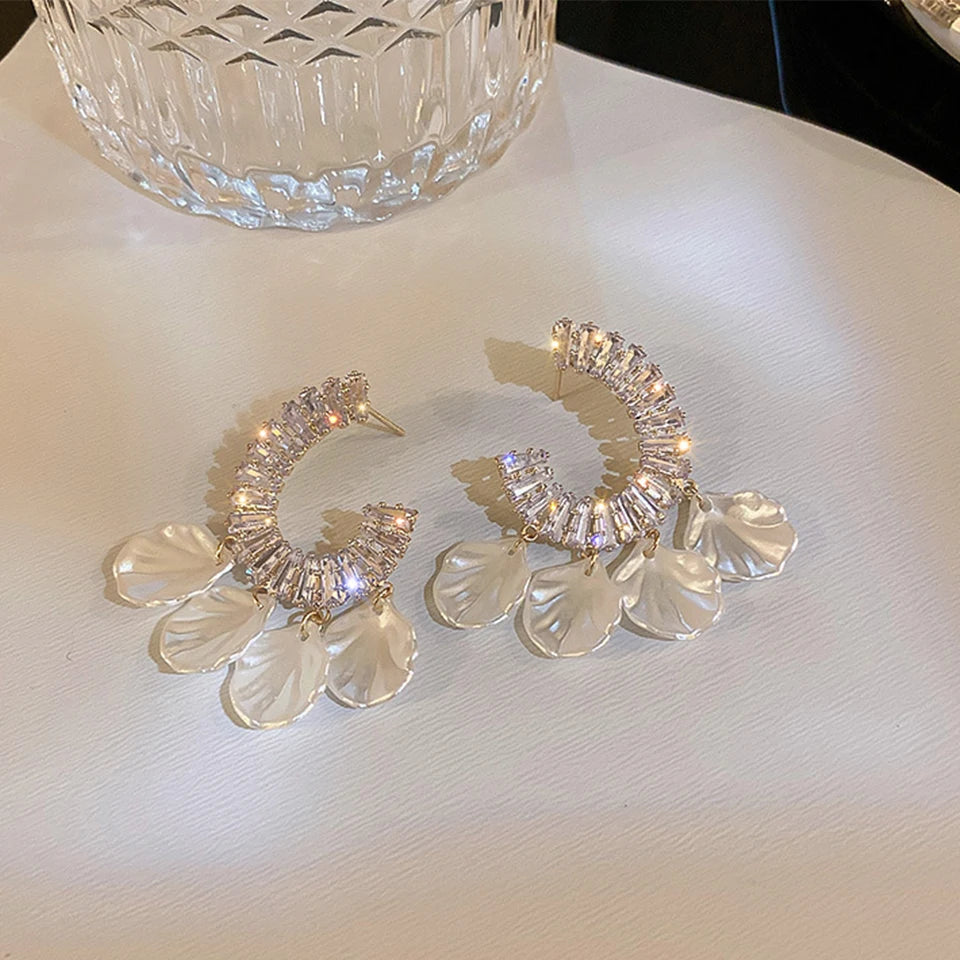 Gigi's White Crystal Zirconia Flower Earring