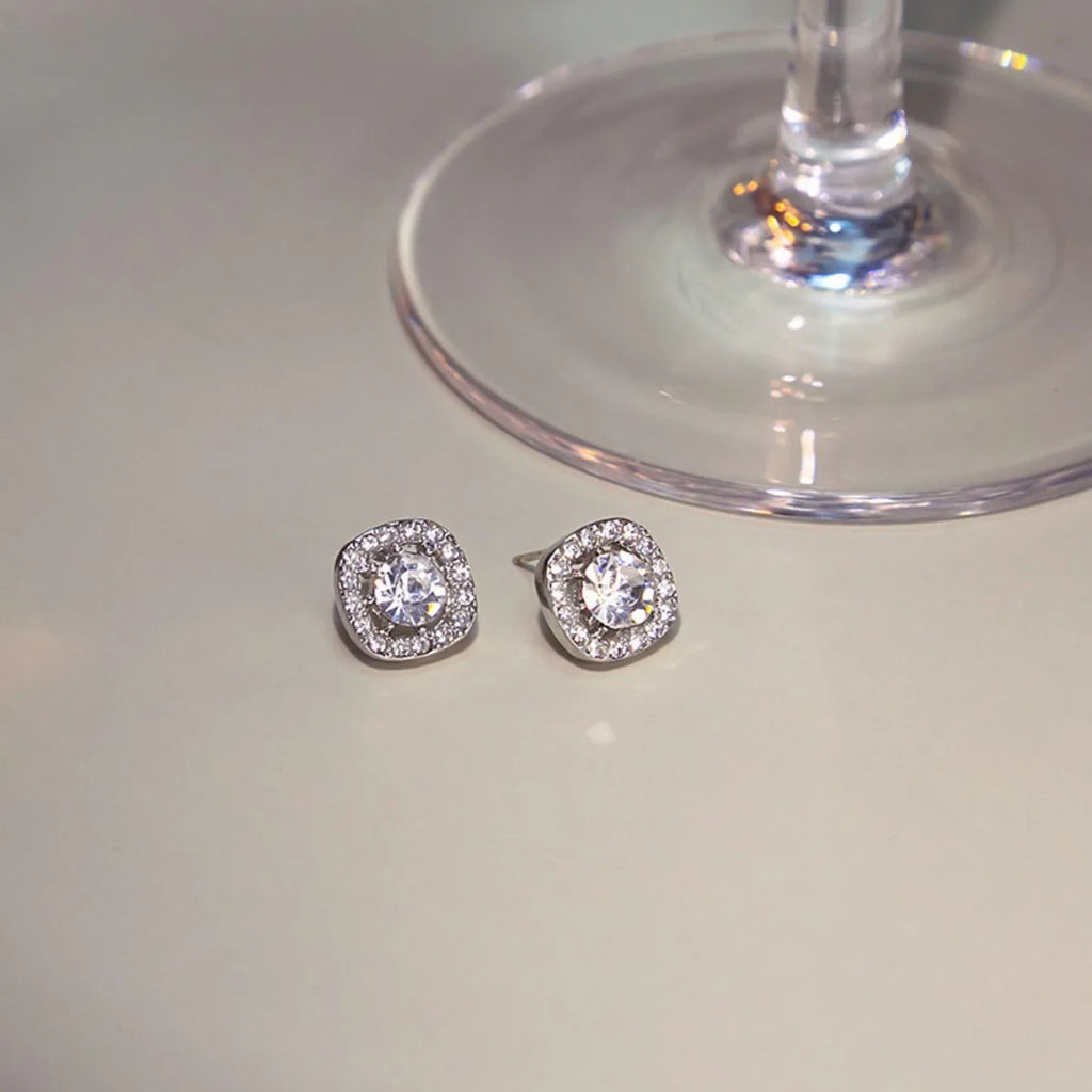 Gigi's Shiny Square Diamond Earrings