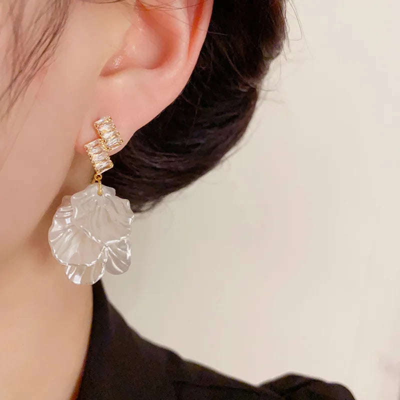 Gigi's White Crystal Zirconia Flower Earring