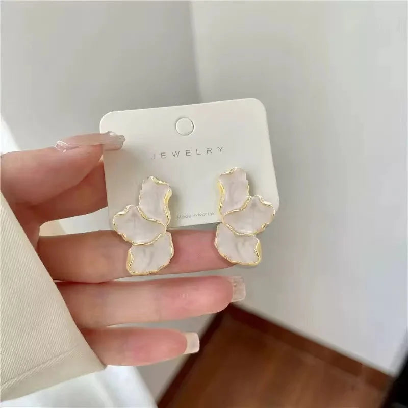 Gigi's Cream Flower Earrings