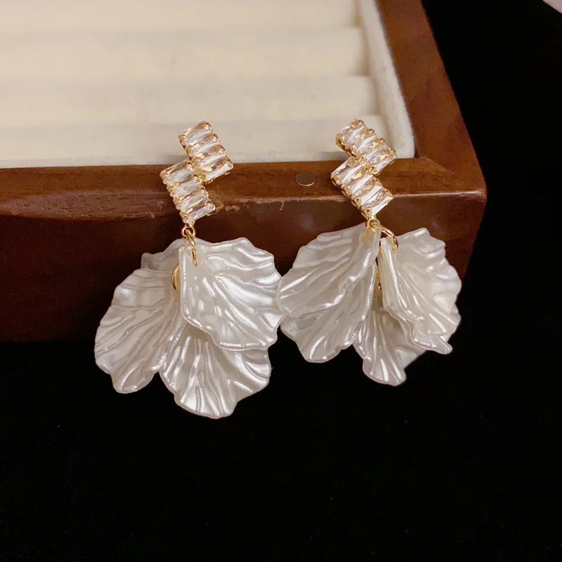 Gigi's White Crystal Zirconia Flower Earring