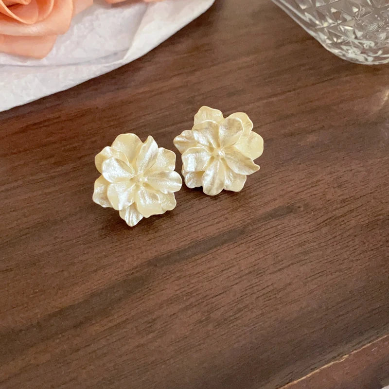 Gigi's White Flowers Stud Earrings
