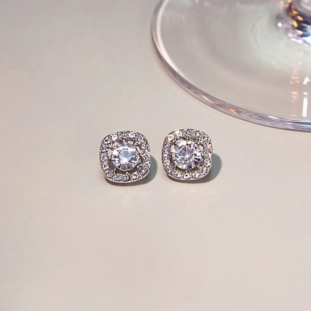 Gigi's Shiny Square Diamond Earrings