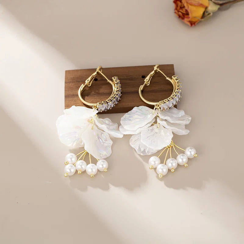 Gigi's White Crystal Zirconia Flower Earring