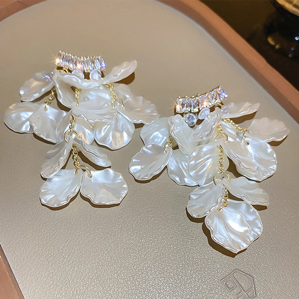 Gigi's White Crystal Zirconia Flower Earring