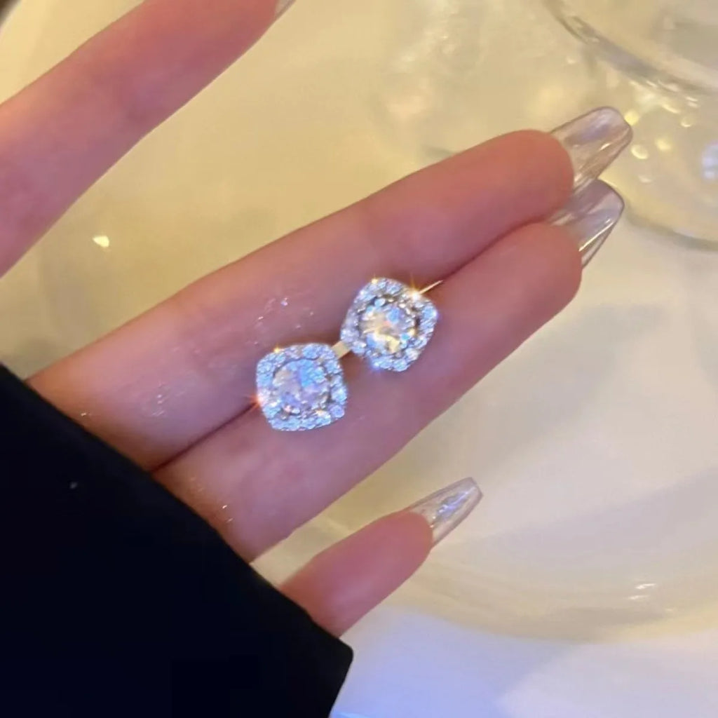 Gigi's Shiny Square Diamond Earrings