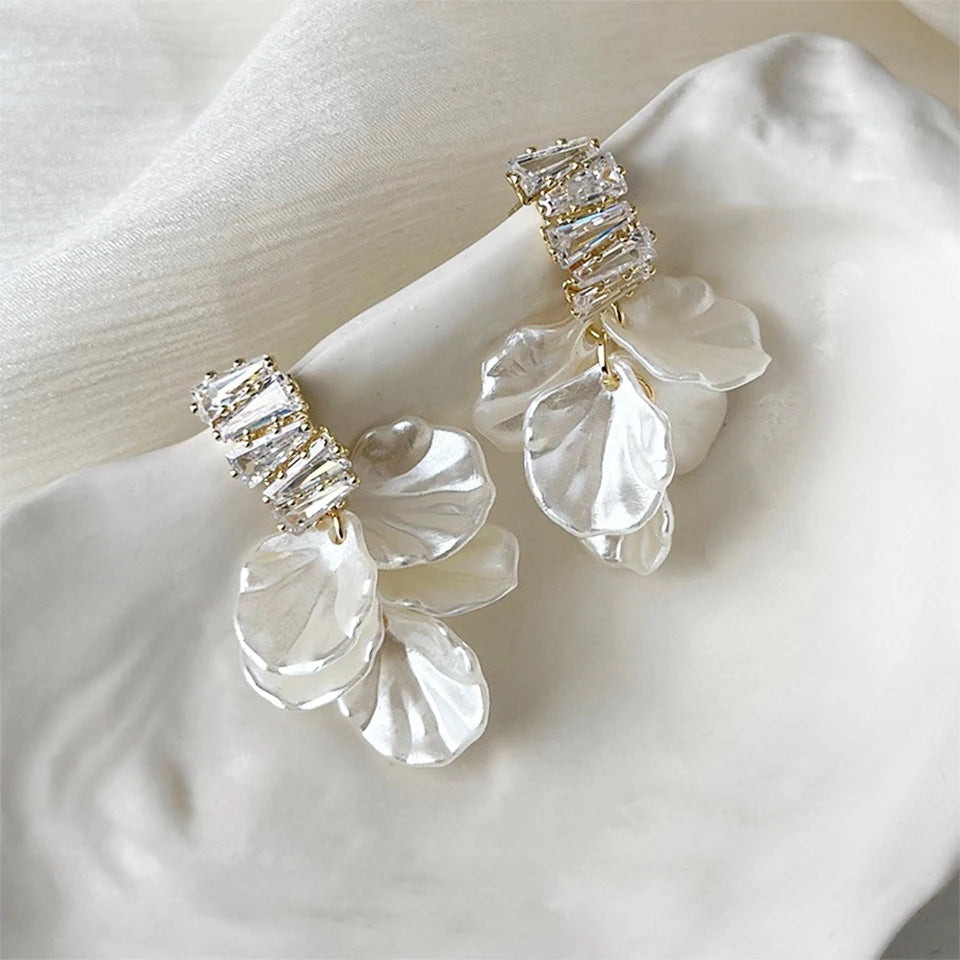 Gigi's White Crystal Zirconia Flower Earring